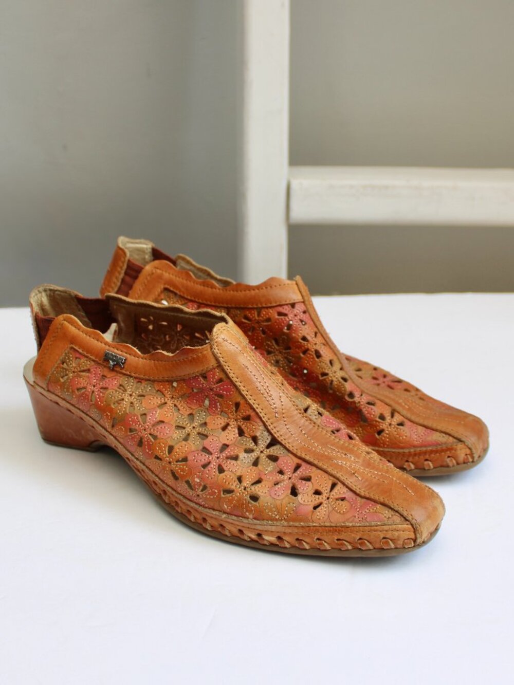 Pikolinos Romana Leather Floral Cutout Slingback Wedge Shoes Tan sz 38 EU / 7 US